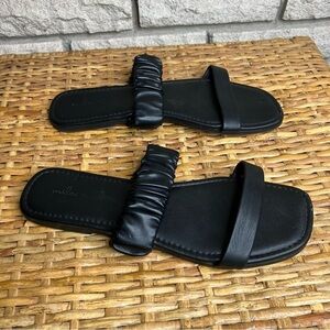 Mila Paoli Sandals